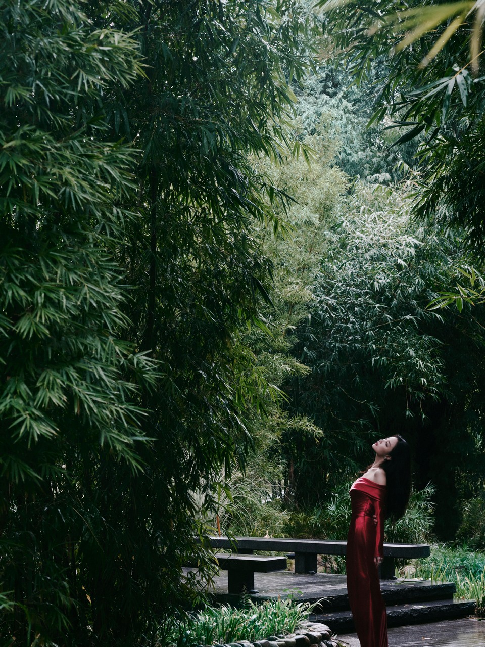 倪妮细雨朦胧光芒辉映 让美从心底自在生长  第2张