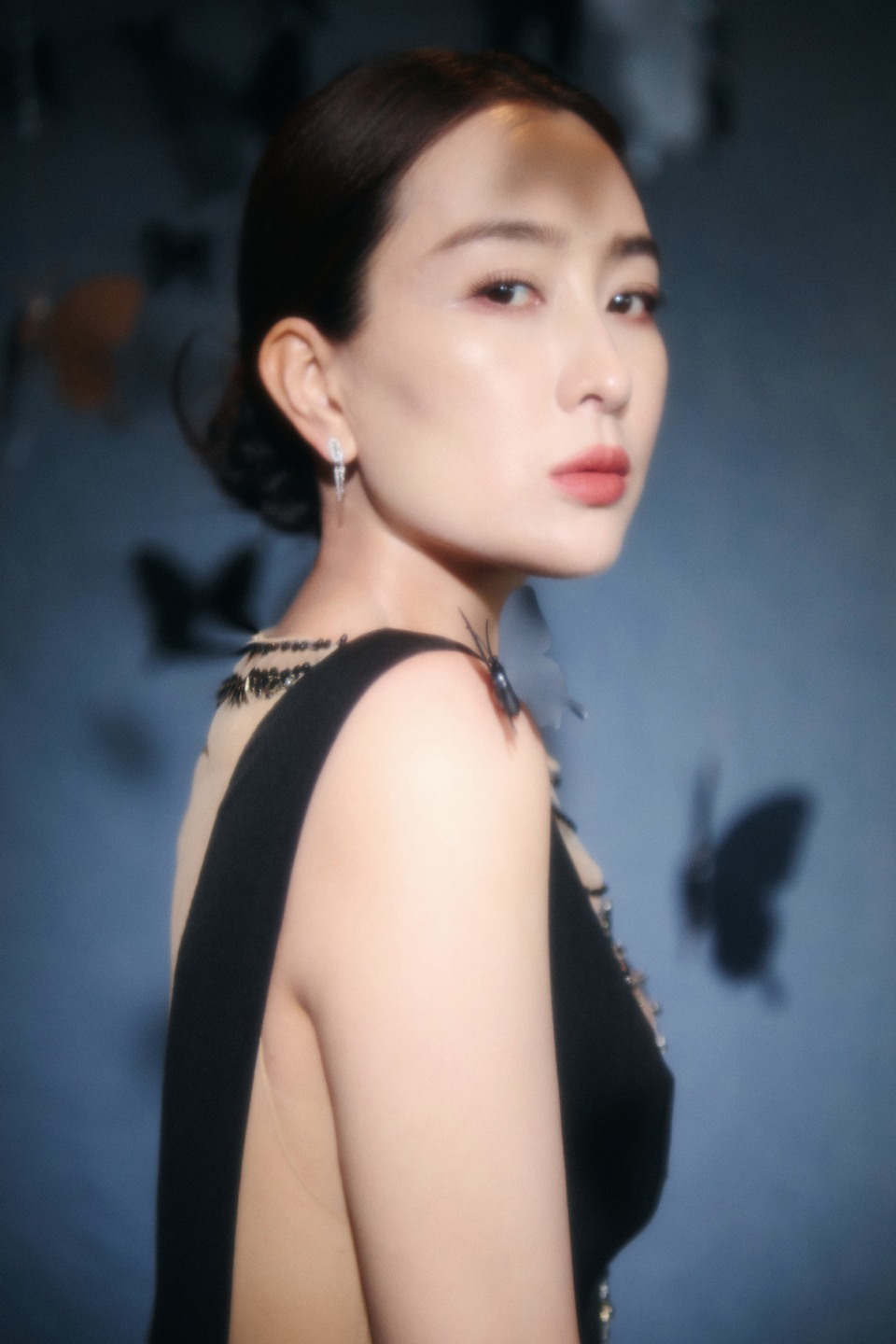 马苏身着黑色镂空礼服 荣耀时刻静待绽放