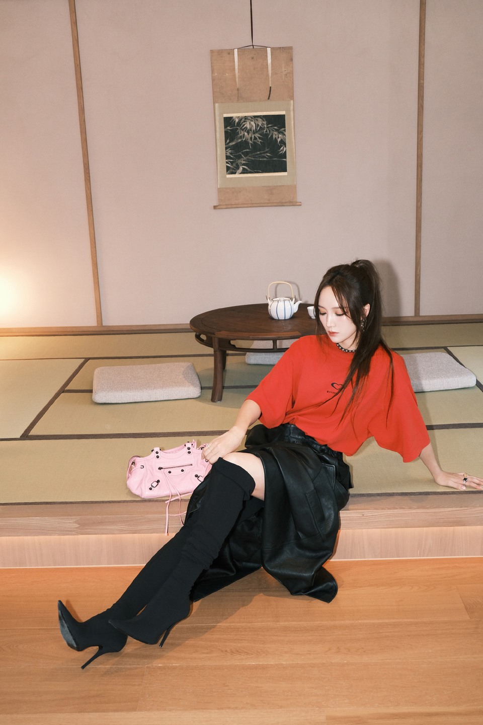孟佳随着一袭红装 仙女辣妹酷姐的完美融合体  第7张