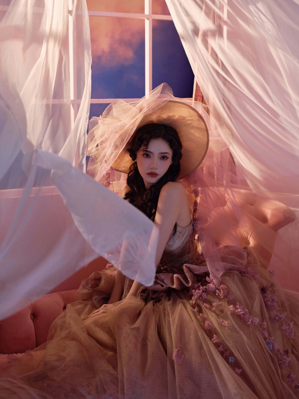 林允裙摆盛放是未谱写的圆舞曲 盛放出自由的旋律