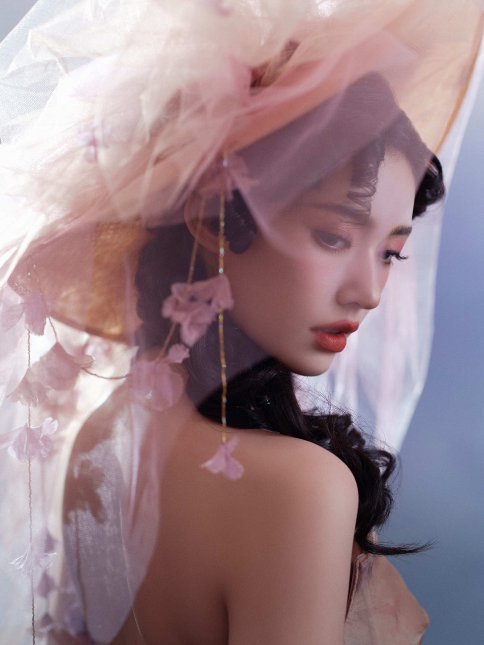 林允裙摆盛放是未谱写的圆舞曲 盛放出自由的旋律  第8张