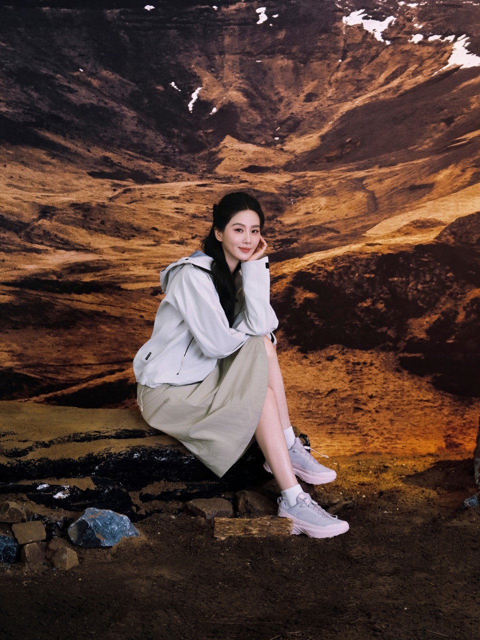 刘诗诗迈入自然秘境 一呼一吸间治愈在自然里永续  第4张