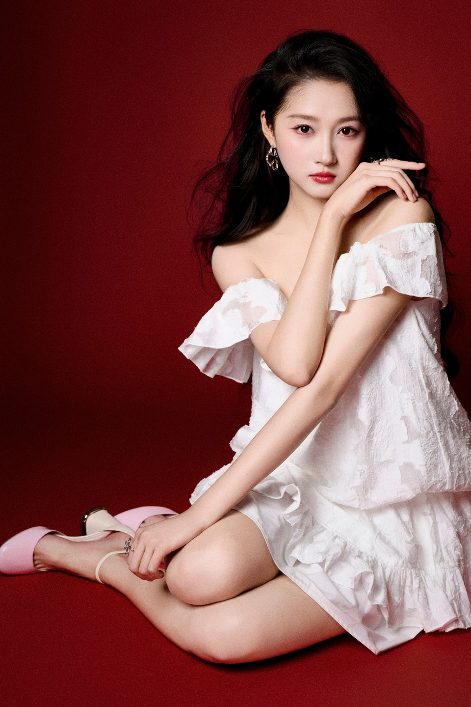 关晓彤轻盈灵动自由自在 如同橘子汽水般凉爽  第2张
