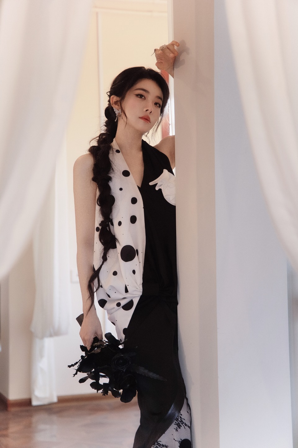 喻言绝美公主提裙 纯粹自然静享悠长时光  第8张
