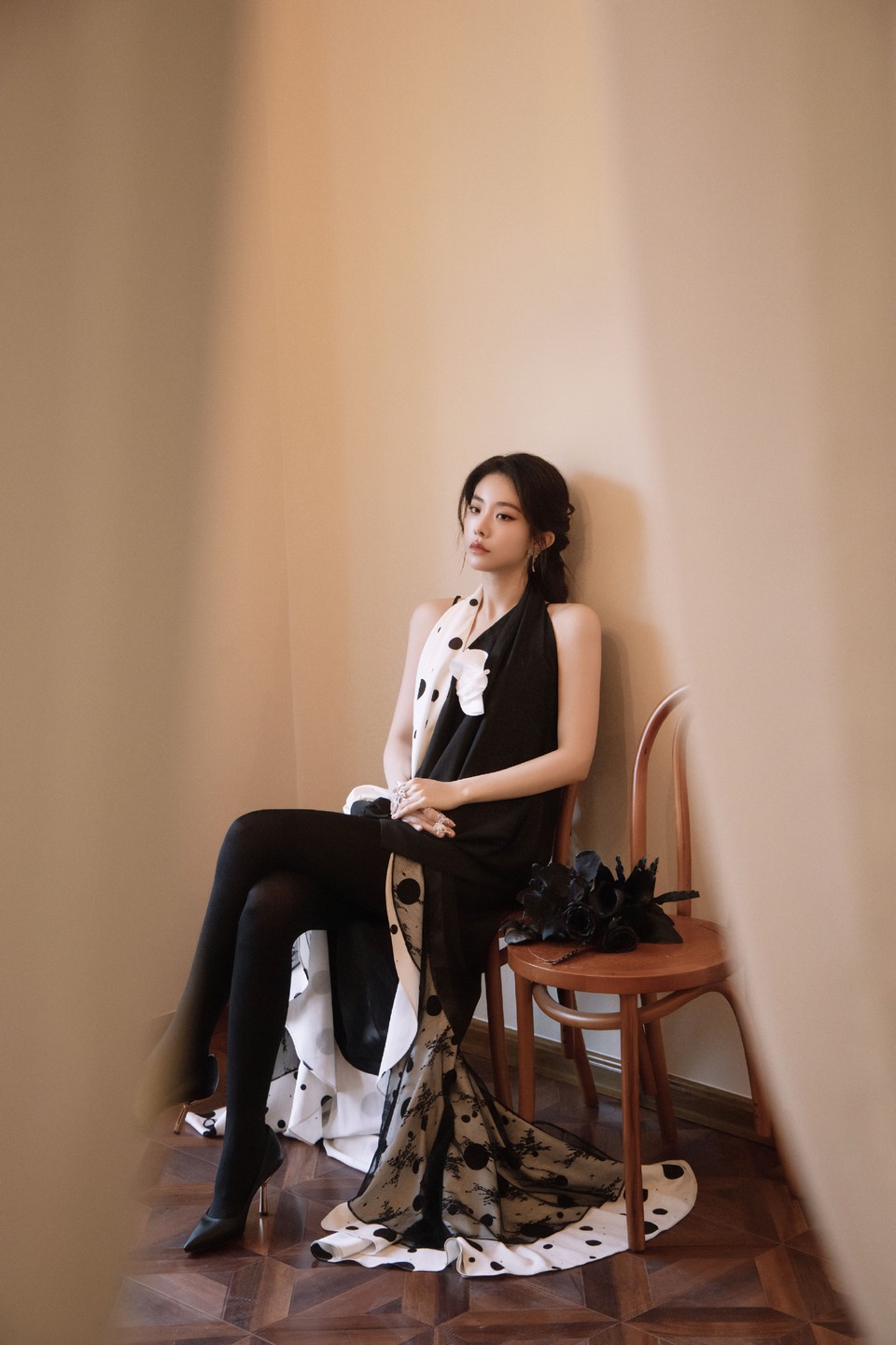 喻言绝美公主提裙 纯粹自然静享悠长时光  第6张