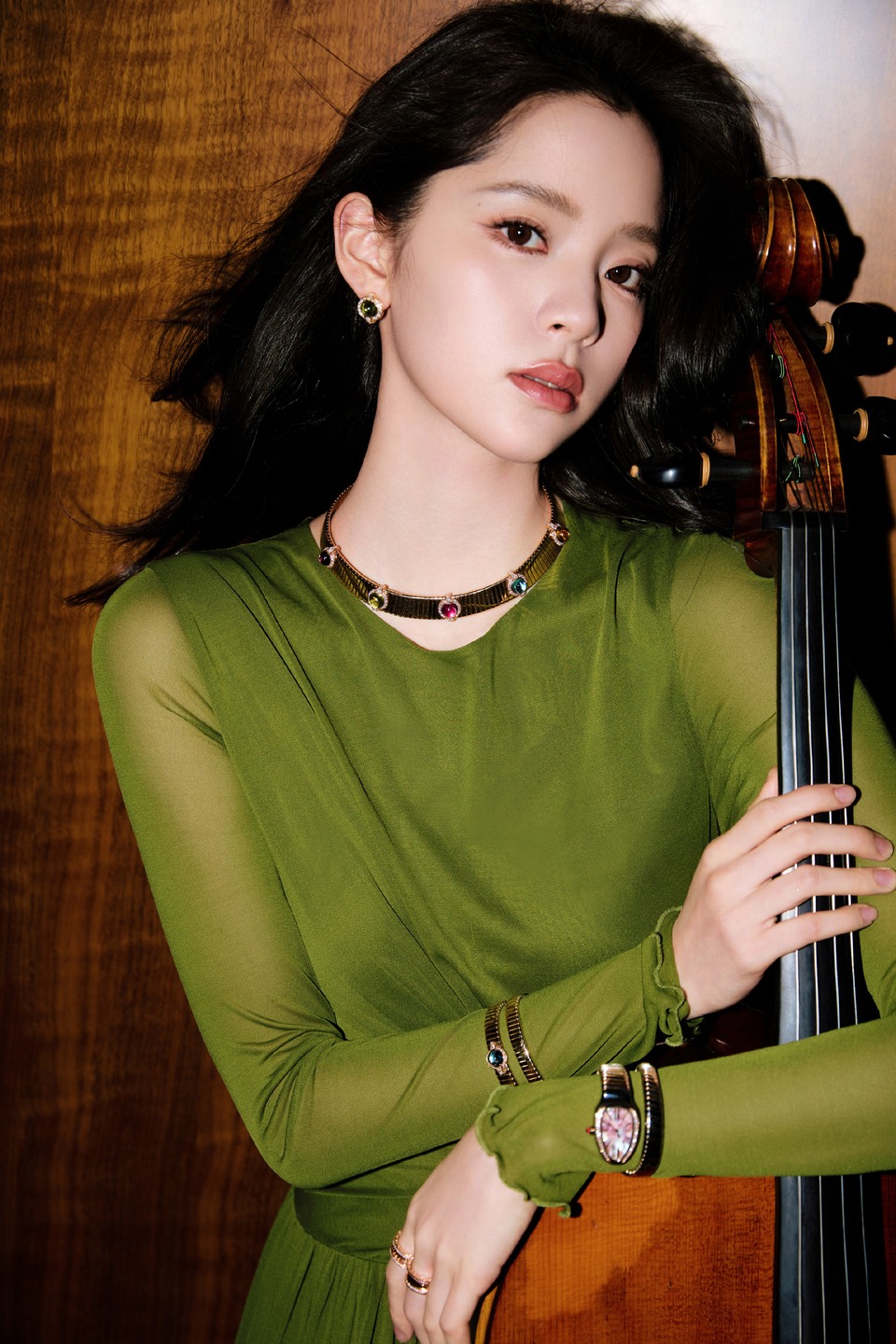 欧阳娜娜帷幕之后光影之间 动静之间尽显恣意舒然  第9张