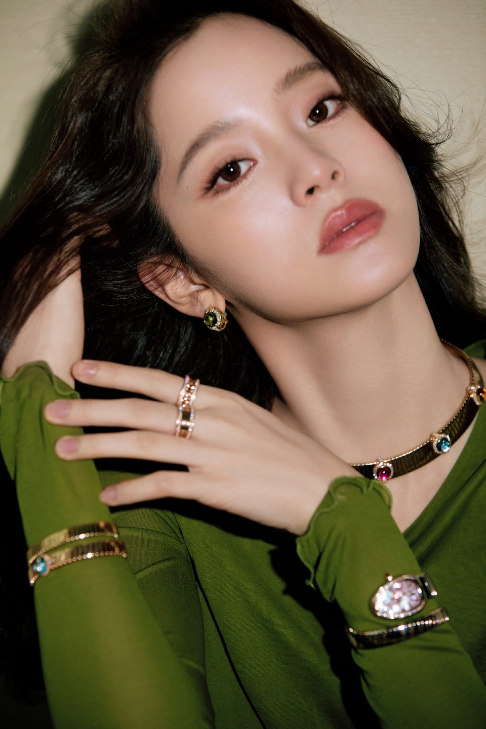 欧阳娜娜帷幕之后光影之间 动静之间尽显恣意舒然  第7张
