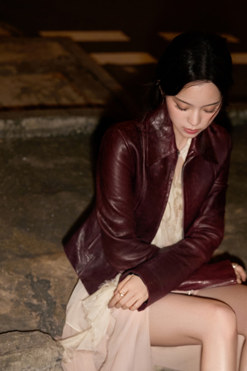 欧阳娜娜变身酷女孩 夜色降临时星光璀璨  第3张
