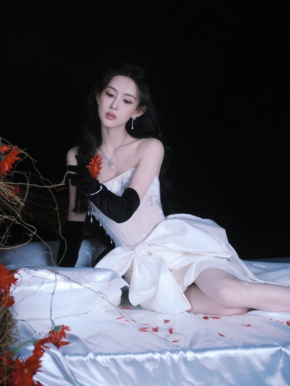 孟子义于荒芜处悄然生姿 寒日凛冽寻一处生机盎然  第6张