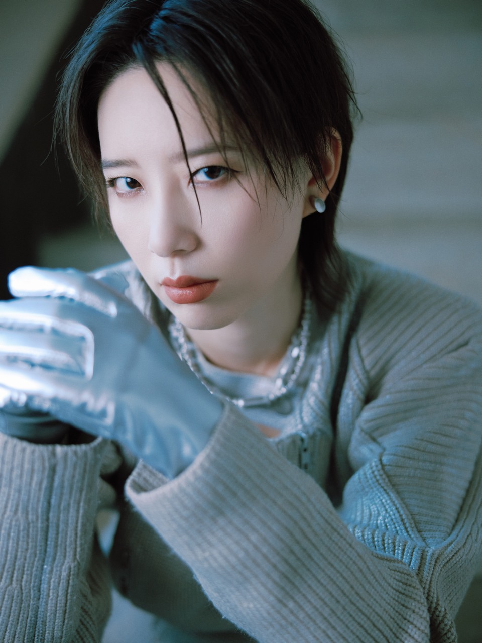 李斯丹妮银光流线机械美学 视线交汇瞬间预见未来  第6张