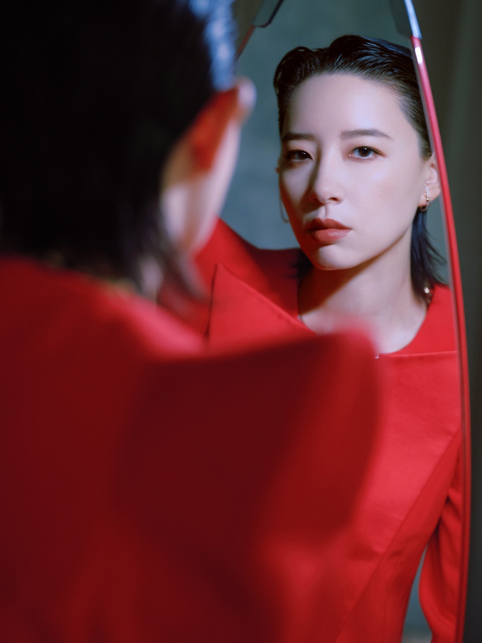 李斯丹妮红装似火肩若飞檐 飒爽川妹子的东方侠影  第8张