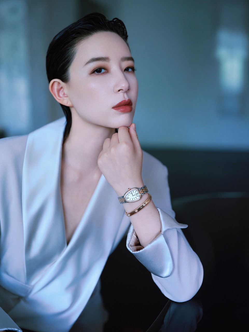 李斯丹妮化身一尊流动的雕塑 慵懒轮廓与飒爽筋骨并存  第10张