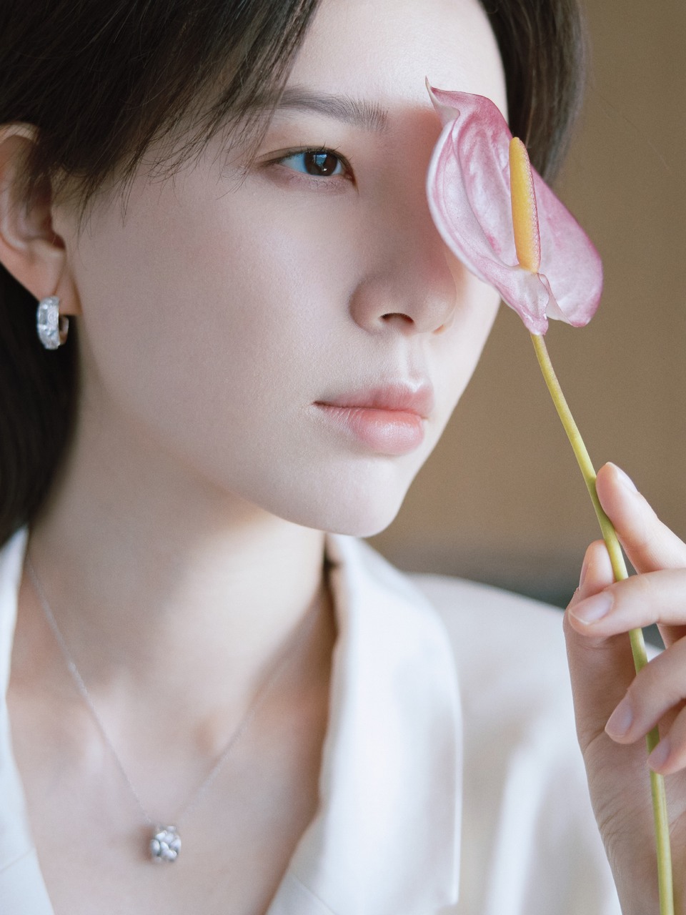 李斯丹妮出场清清爽爽 留白是最高级的热烈  第5张