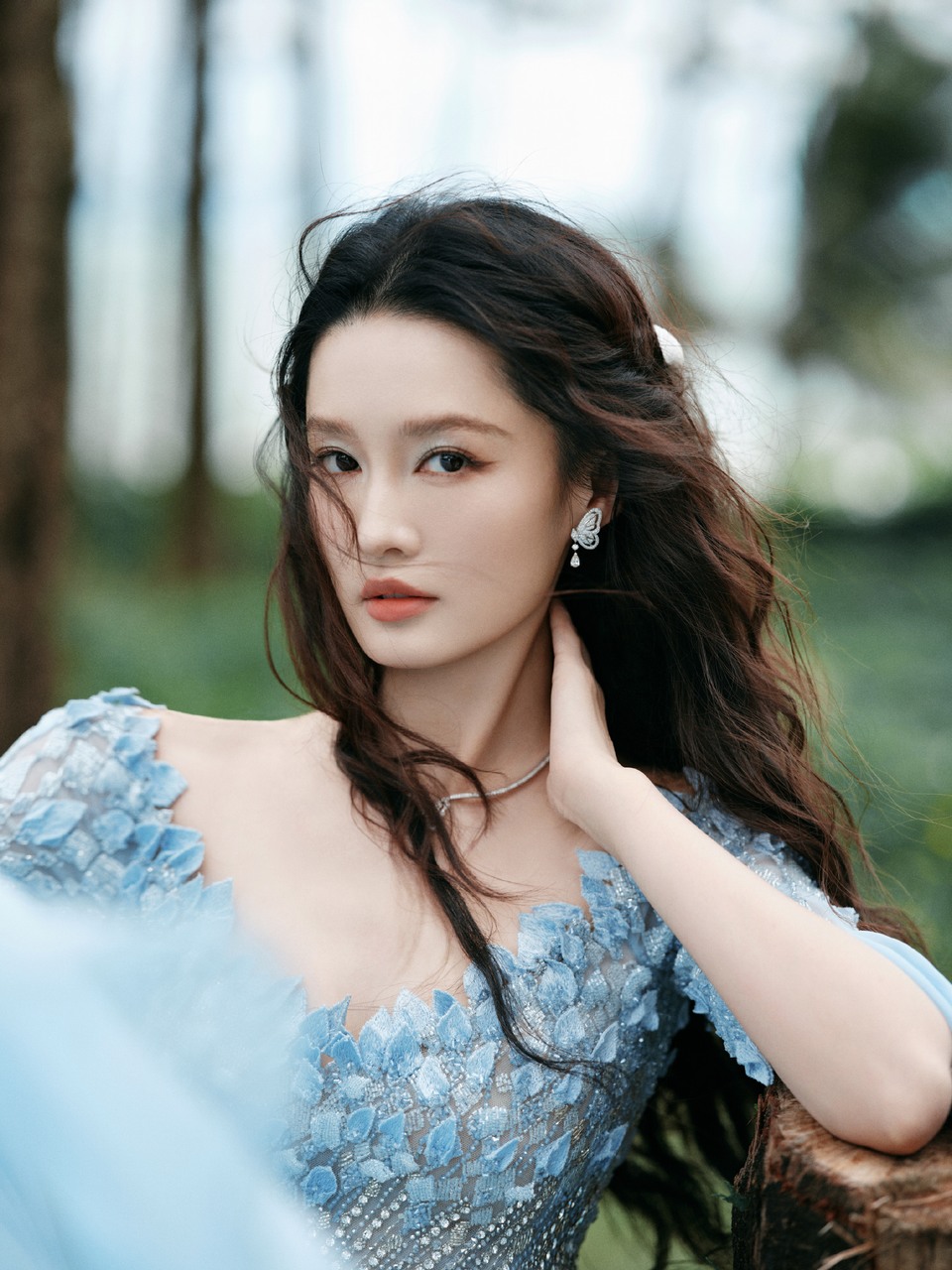 李沁海浪裙摆粼粼波光 踏浪而来共赴浪漫邀约  第10张