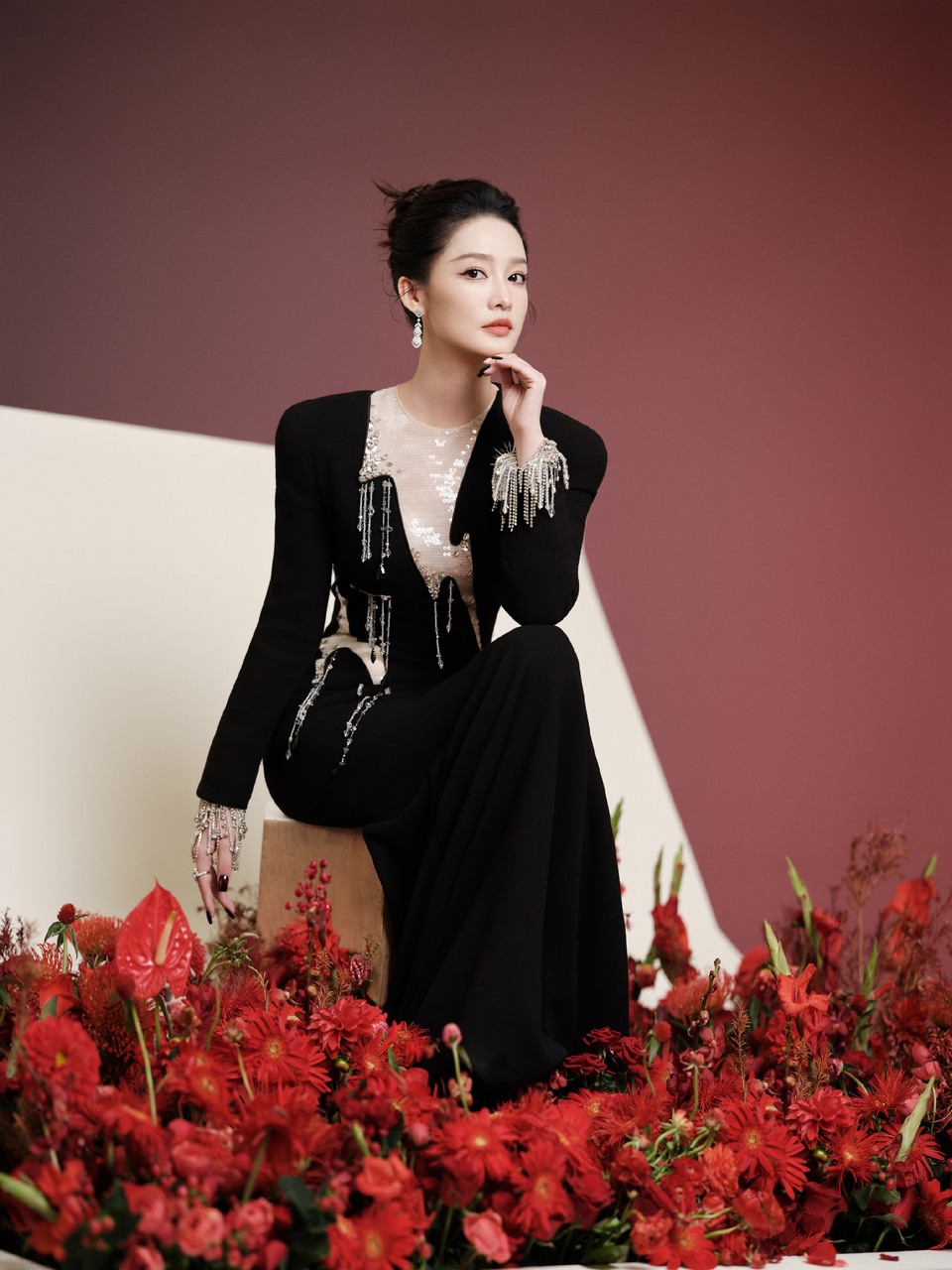 李沁扉页绽开的玫瑰悄然盛开 续写自由的篇章  第6张