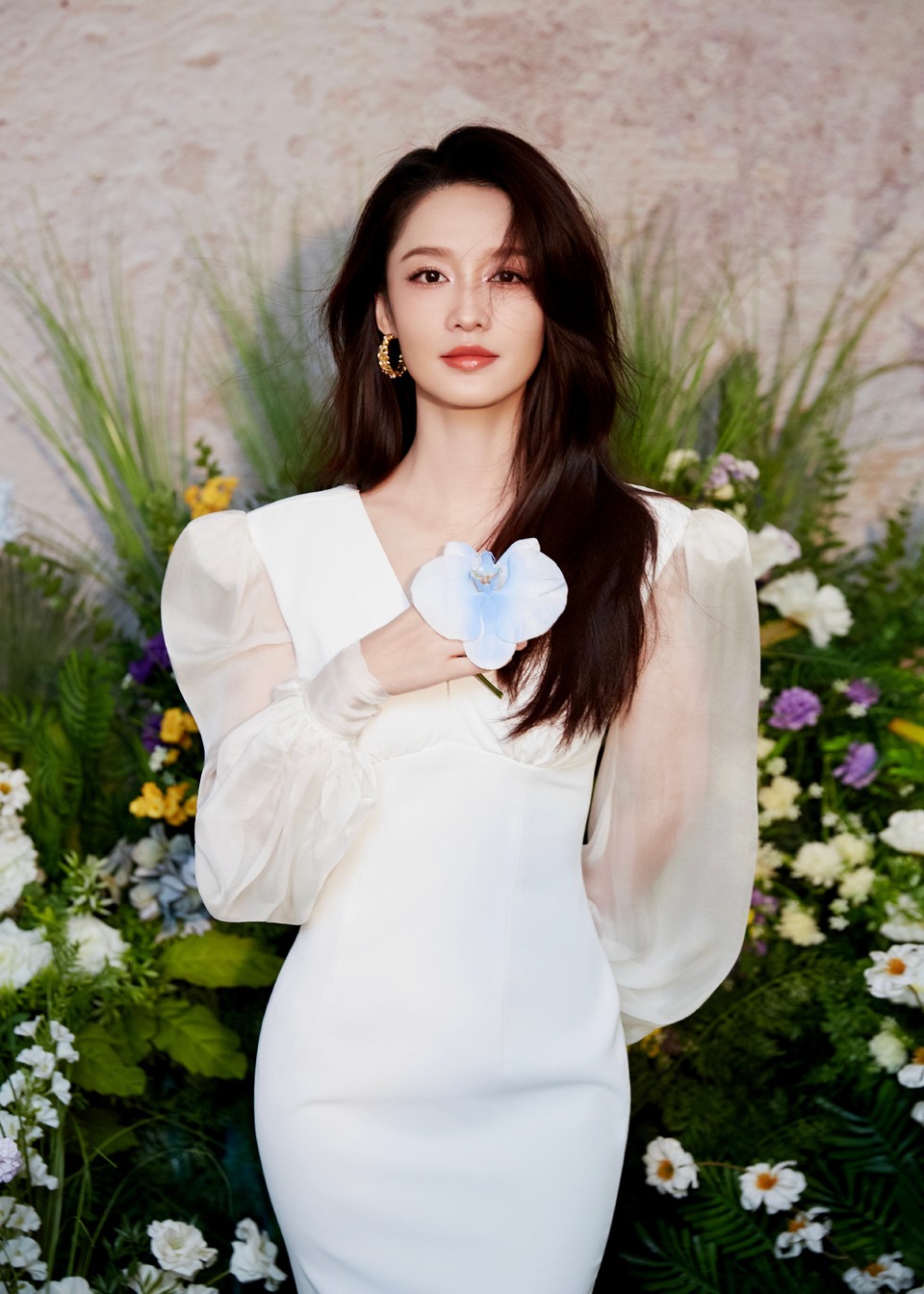 李沁遇见自然舒适悦己 轻柔花语沁入一场美梦