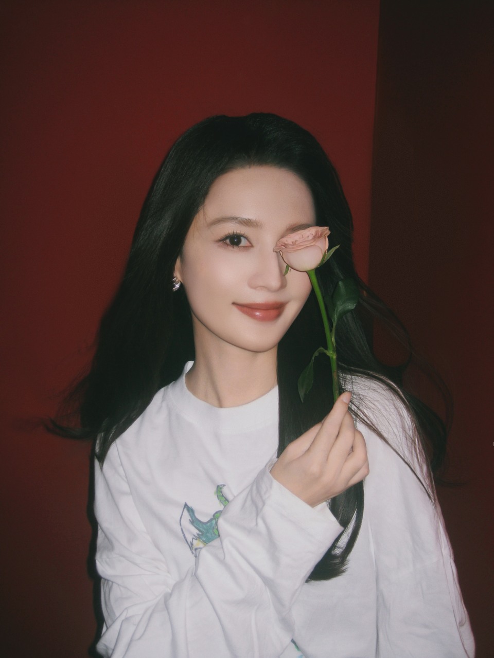 李沁花香漫过指尖 “沁心瞬间”心动来电