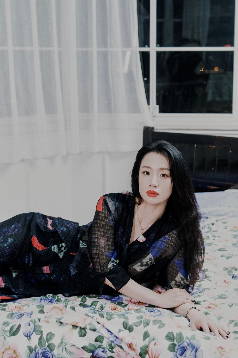 李梦迸发无尽遐想 为此刻的夜色覆上松弛美感  第7张