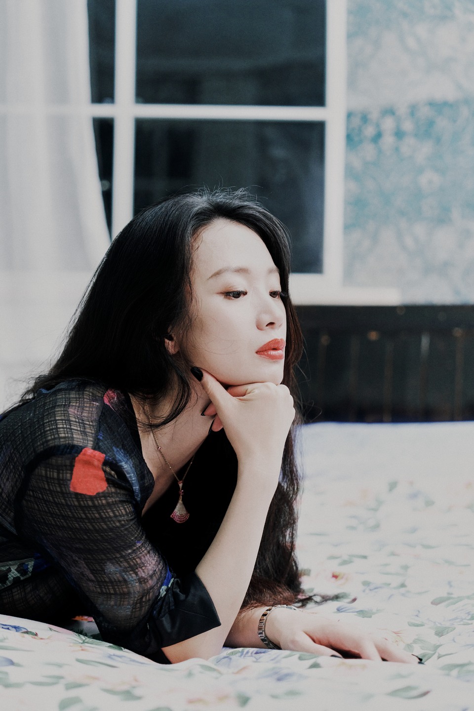 李梦迸发无尽遐想 为此刻的夜色覆上松弛美感  第8张