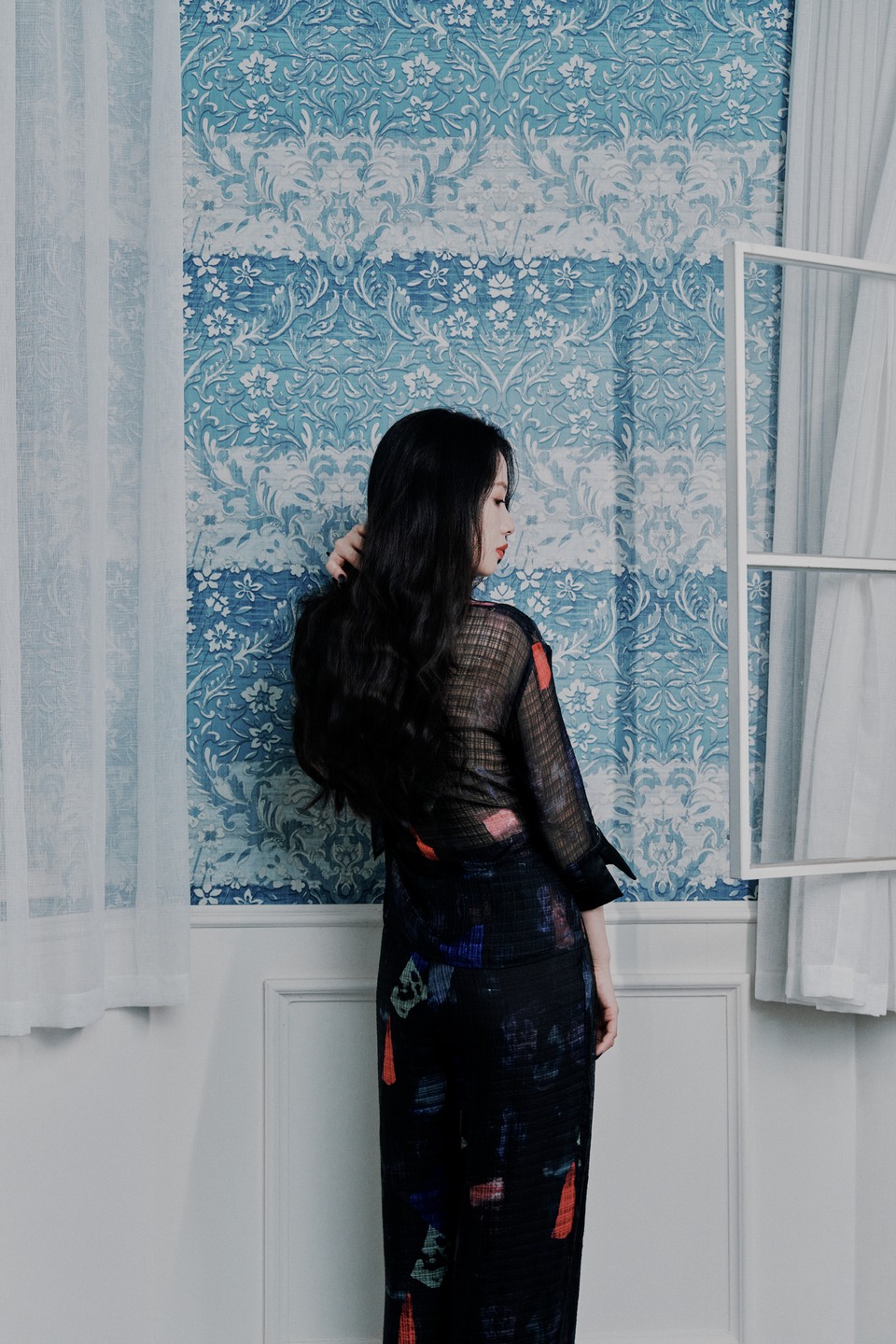 李梦迸发无尽遐想 为此刻的夜色覆上松弛美感  第3张