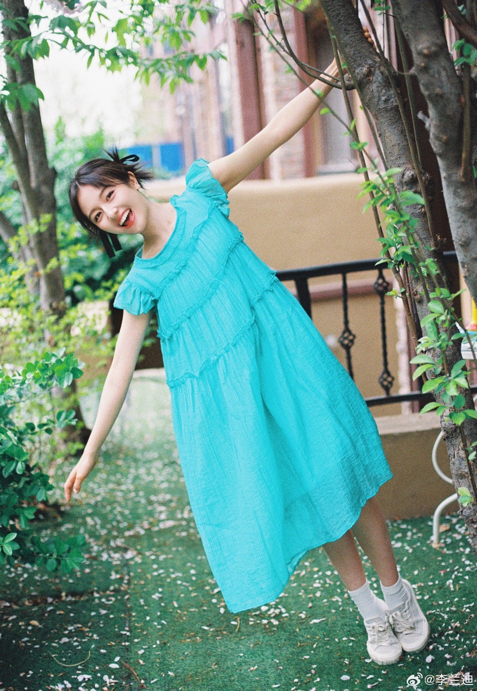 李兰迪一起成为有趣的大人 一同拥抱彩色的夏天