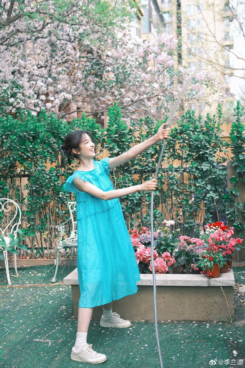 李兰迪一起成为有趣的大人 一同拥抱彩色的夏天  第3张