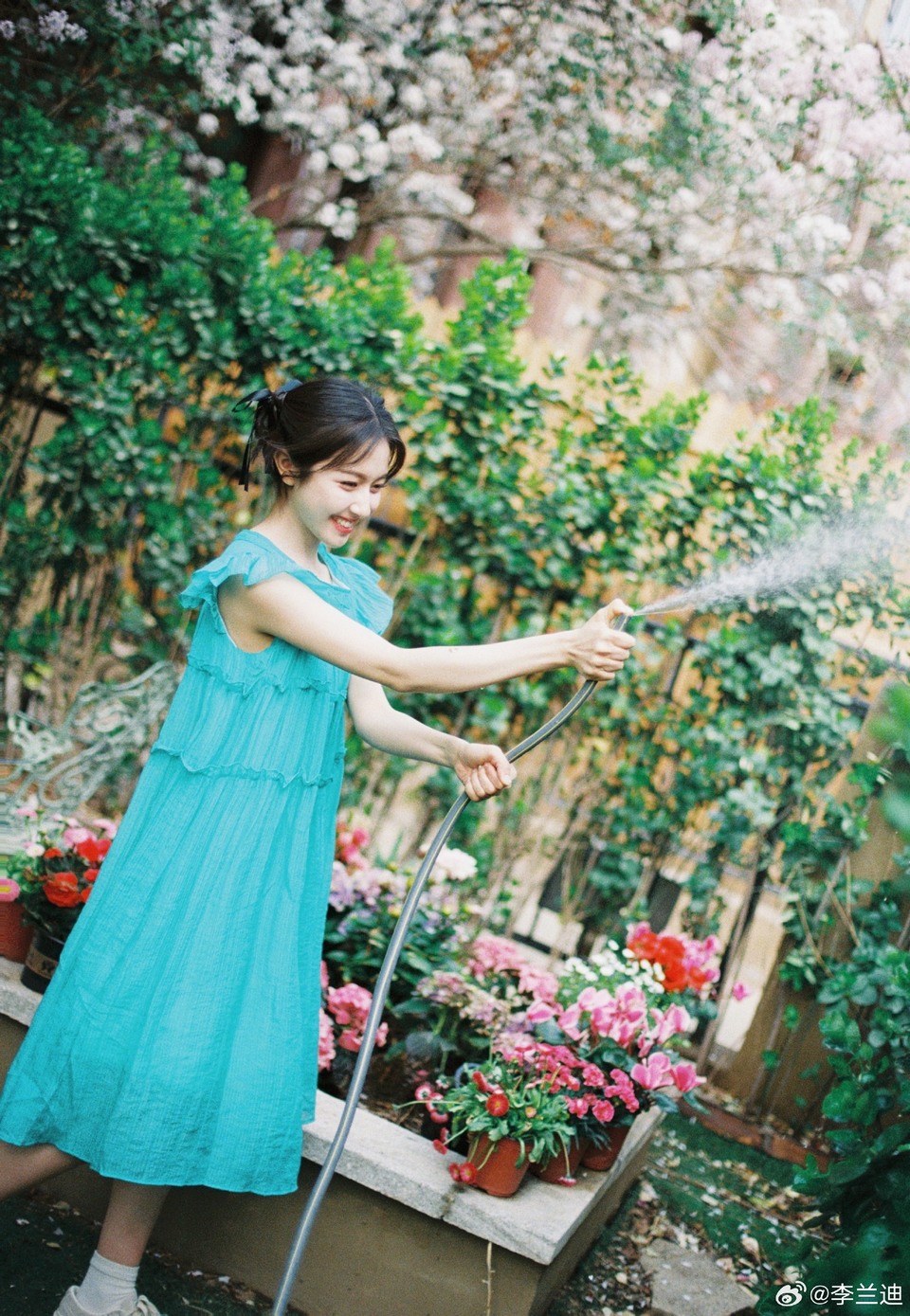 李兰迪一起成为有趣的大人 一同拥抱彩色的夏天  第2张