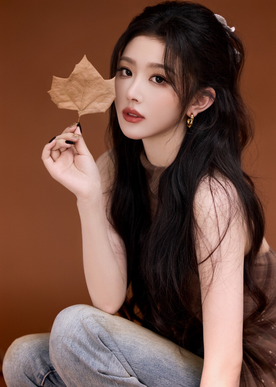 孔雪儿温柔拂于惬意时光 顾盼生辉释放率性活力  第3张