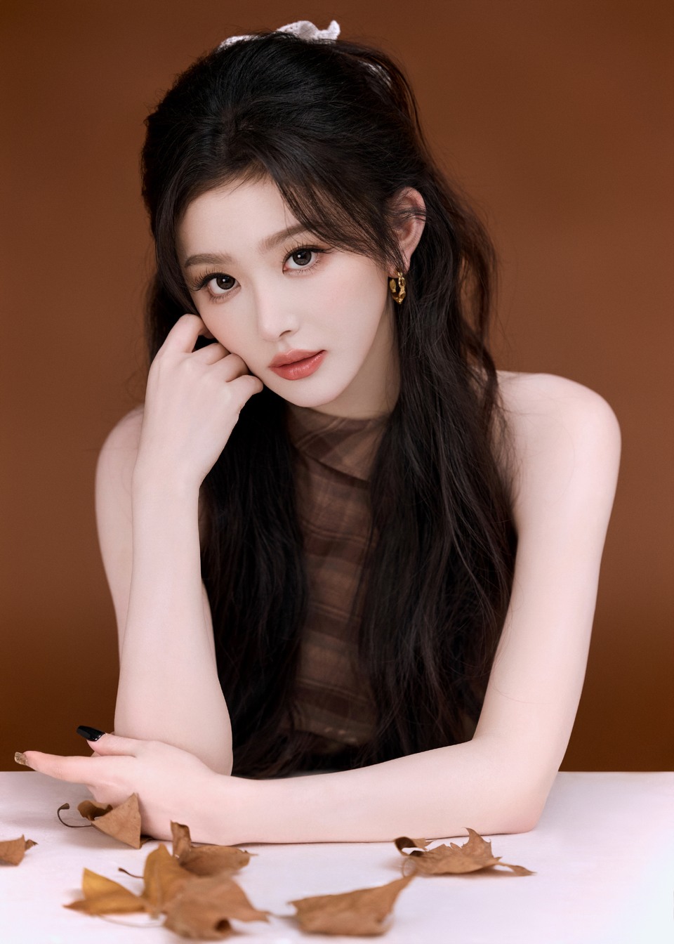 孔雪儿温柔拂于惬意时光 顾盼生辉释放率性活力  第8张
