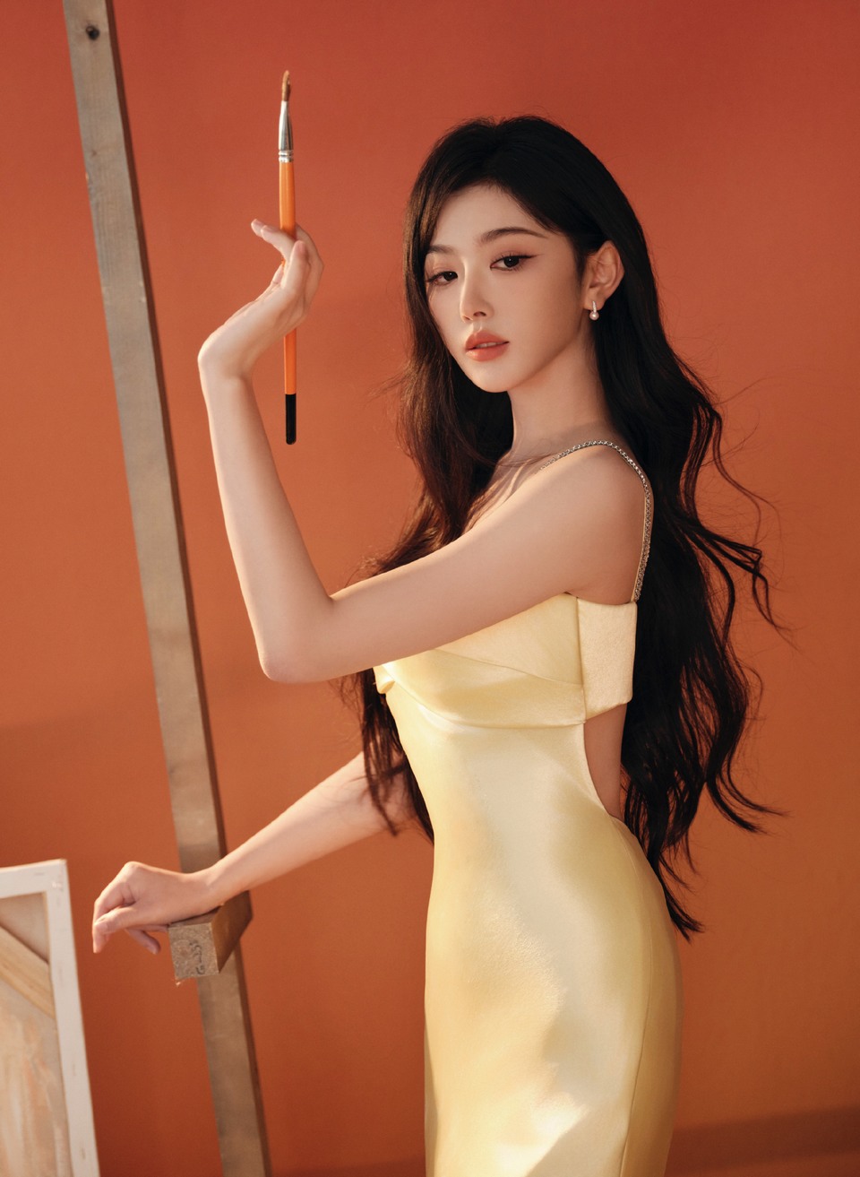 孔雪儿馥郁缱绻 以优雅为画笔描绘肆意光影人  第6张