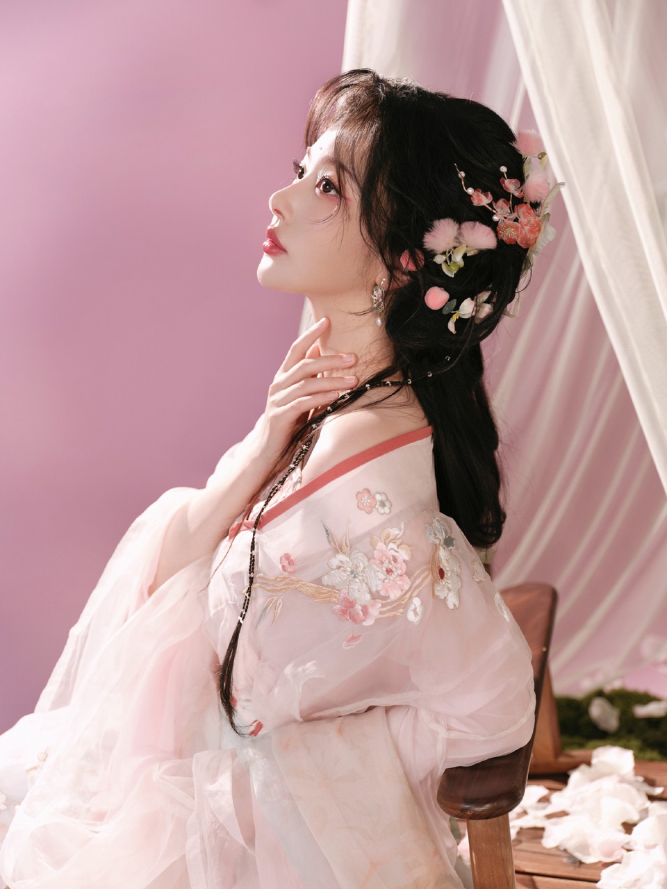 孔雪儿变身邪恶水蜜桃妖 桃之夭夭灼灼其华  第3张
