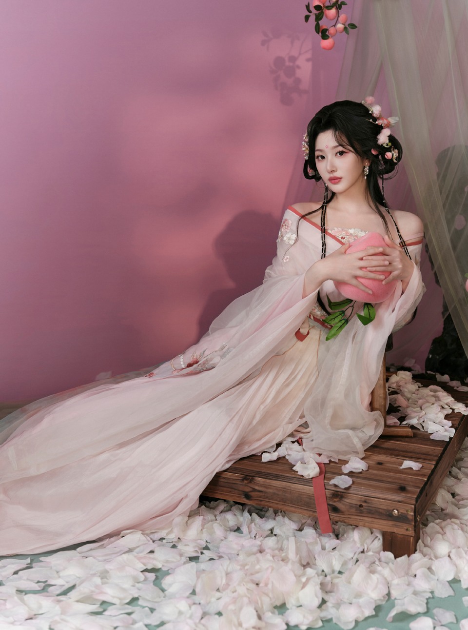 孔雪儿变身邪恶水蜜桃妖 桃之夭夭灼灼其华  第8张