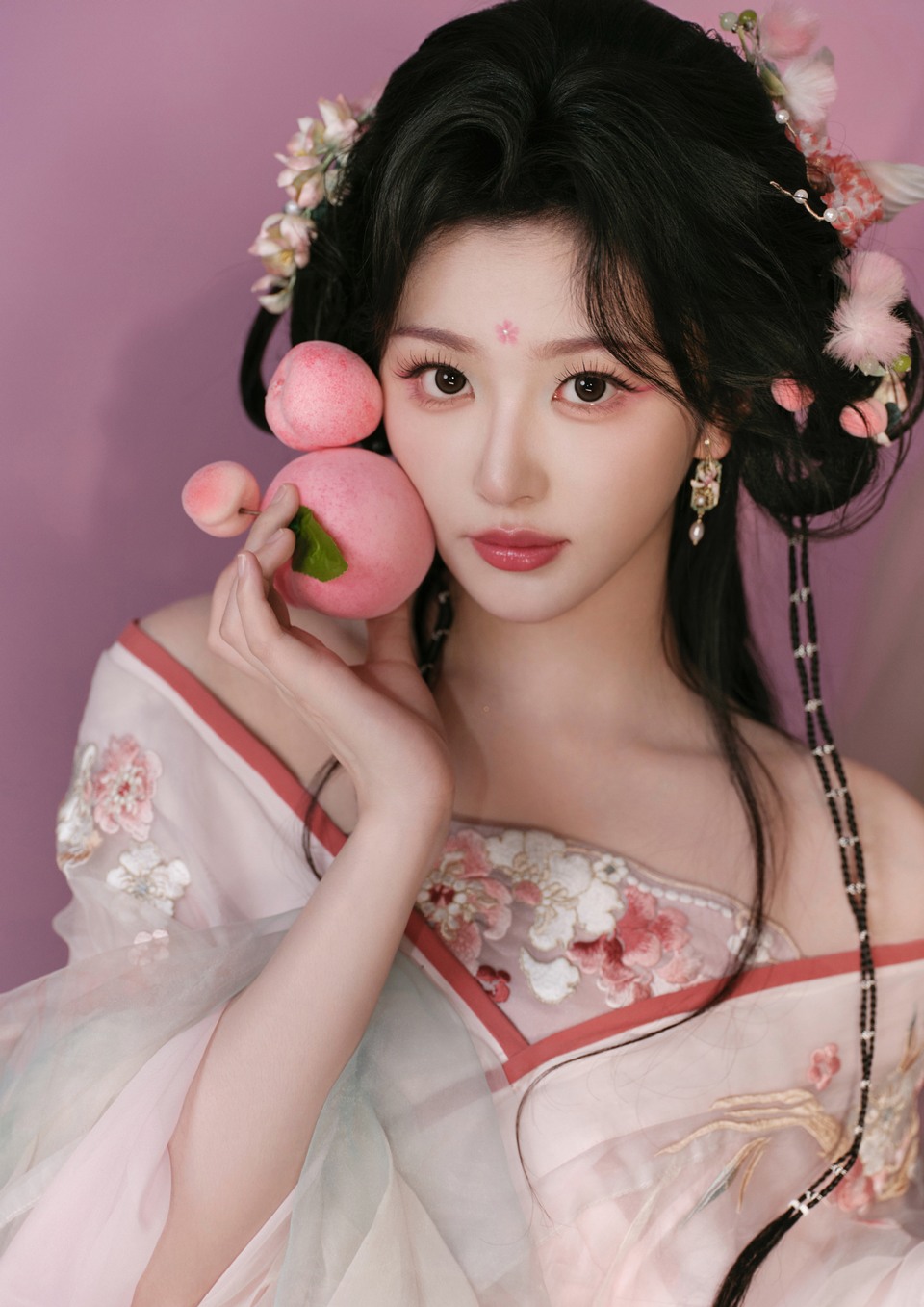 孔雪儿变身邪恶水蜜桃妖 桃之夭夭灼灼其华  第7张