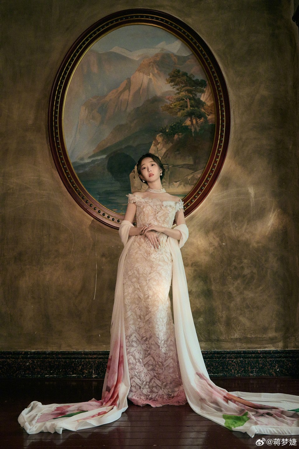 蒋梦婕不小心误入油画 携作品赴约共期待相逢  第2张