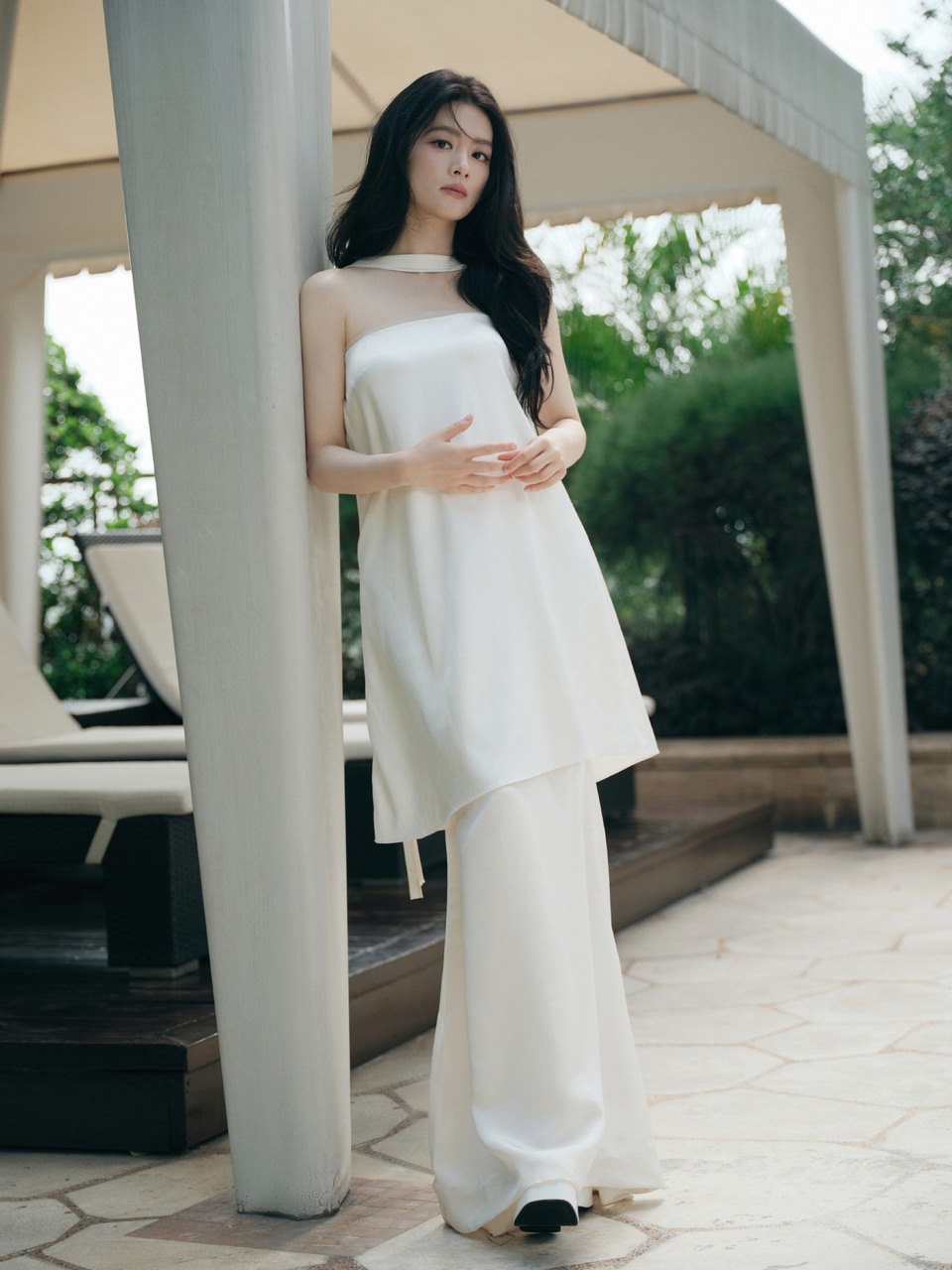 陈昊宇绿意悠悠素衣染香 花影婆娑沉溺眼底