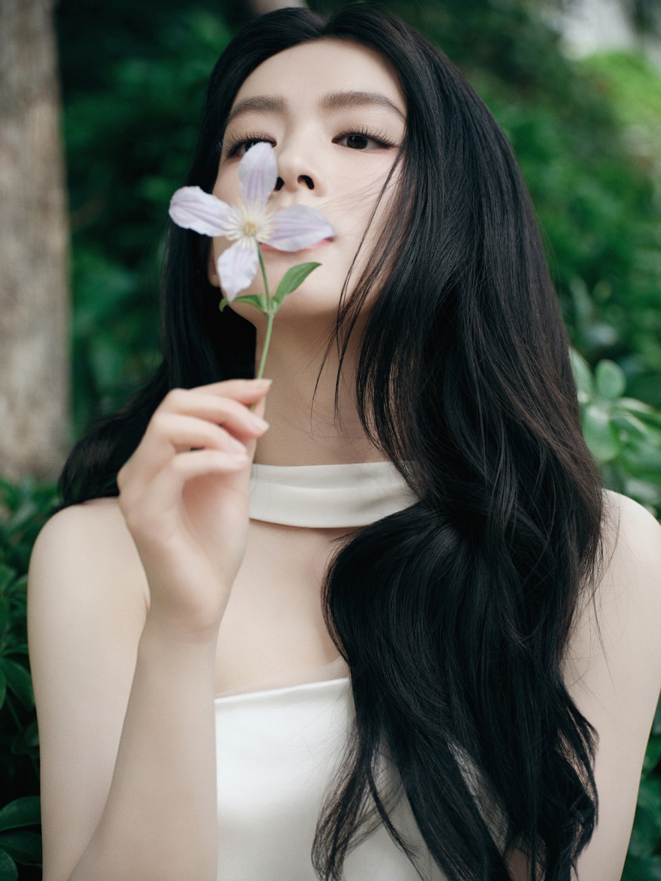 陈昊宇绿意悠悠素衣染香 花影婆娑沉溺眼底  第4张