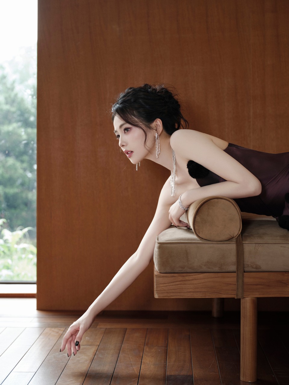 白鹿眸光藏柔馥郁生香 柔光轻覆坠入幻境时分  第4张