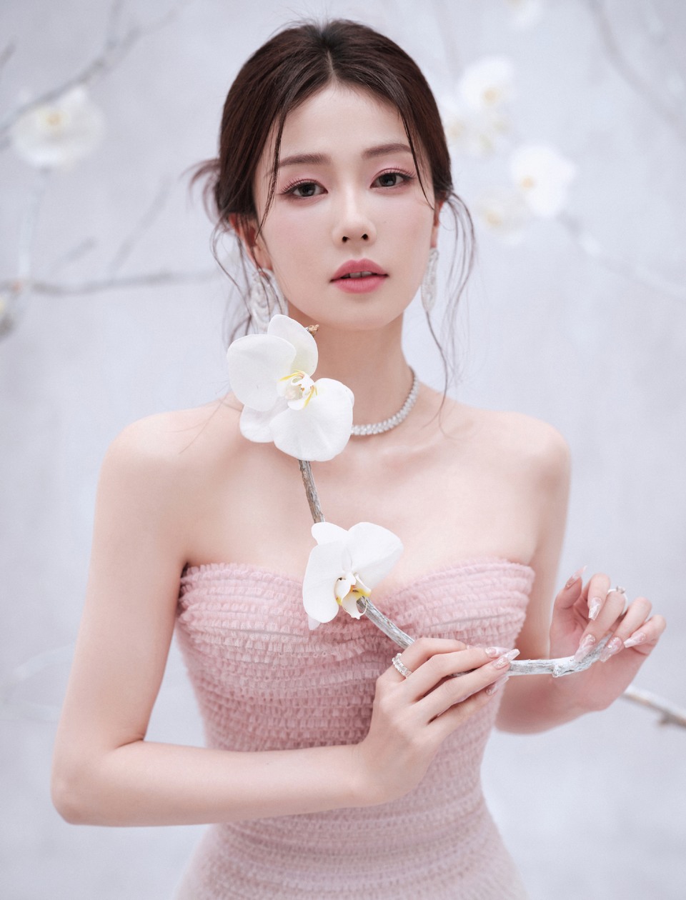白鹿如花在野温柔热烈 花影婆娑共赏中式绮丽  第8张