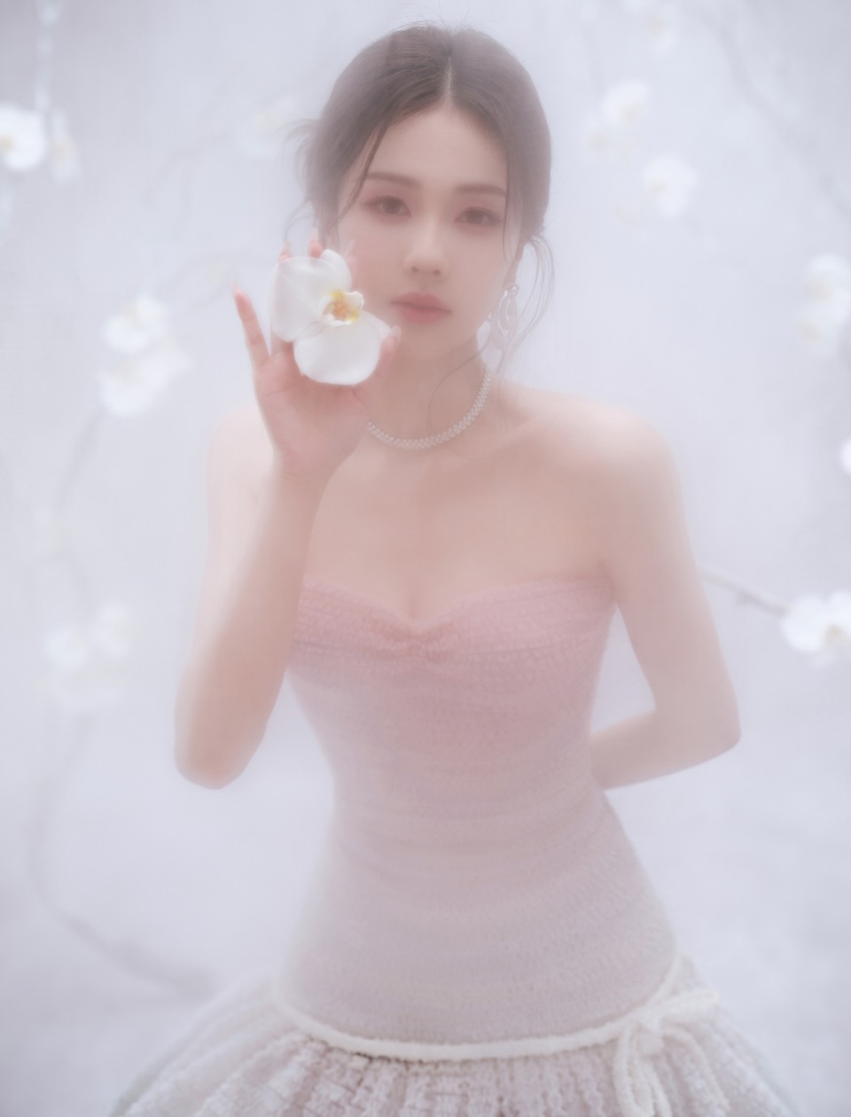 白鹿如花在野温柔热烈 花影婆娑共赏中式绮丽  第5张
