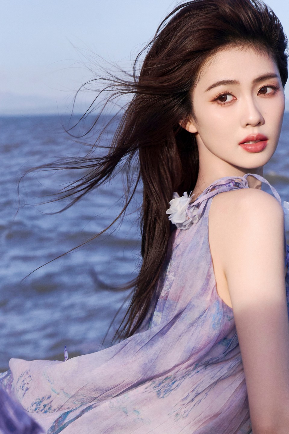 白鹿流光盛夏释放甜蜜气息 一道海边美丽的风景线  第3张
