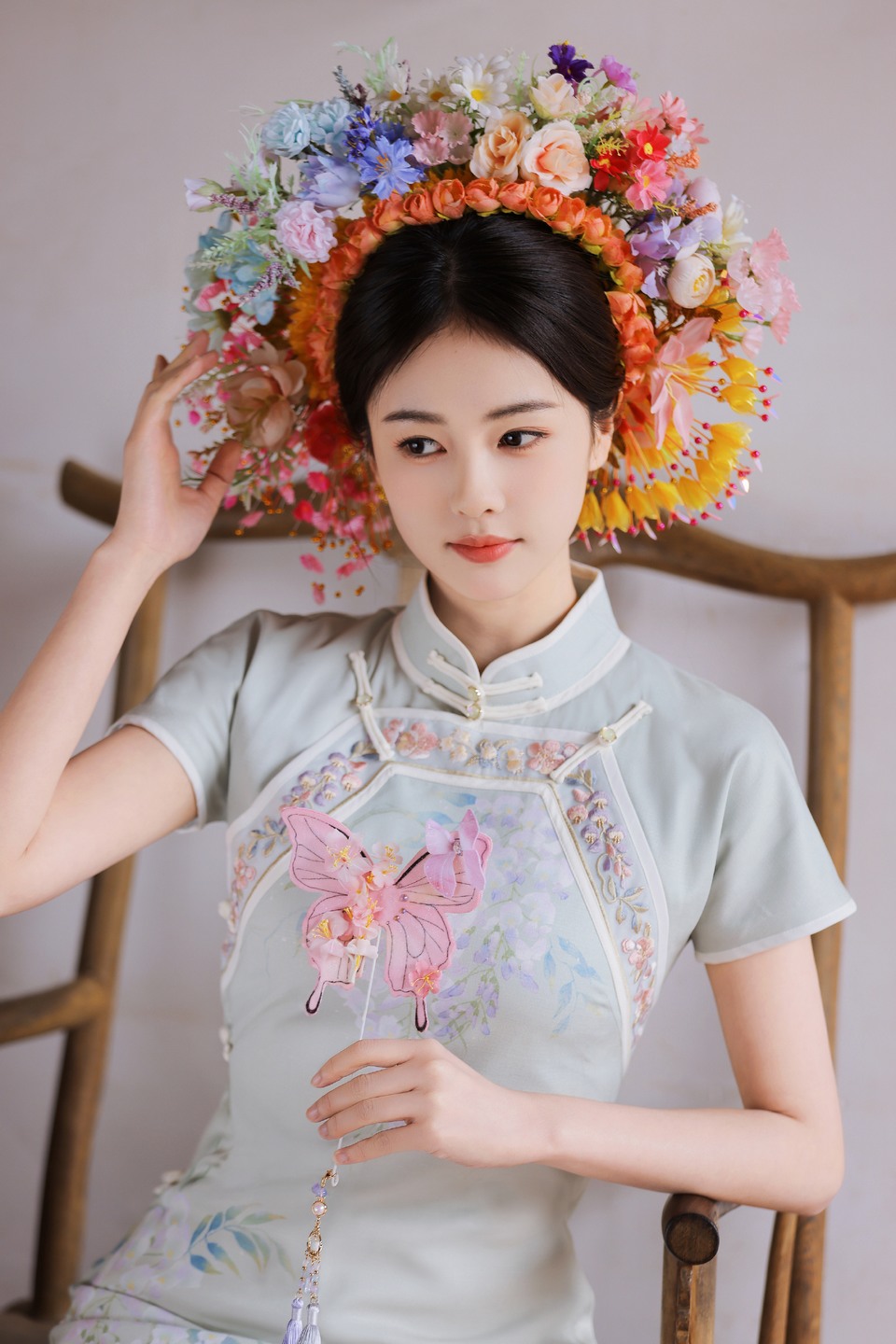 白鹿一念簪花温柔绽放 记录此刻美妙感受怦然心动