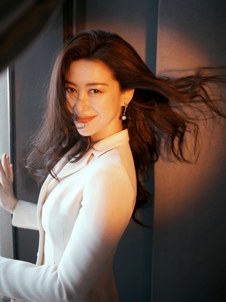 朱珠艺术美学碰撞极致创新 自信优雅见证全维新生  第4张