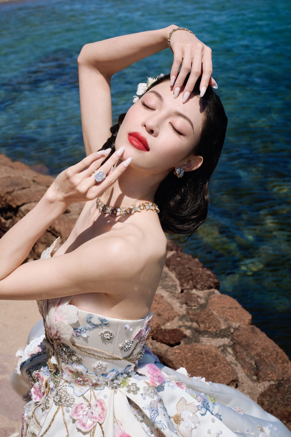 钟楚曦东方名伶妆 沿着光影的海岸线相遇生长  第6张