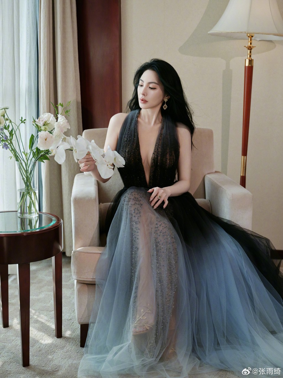 张雨绮愿光影与匠心温婉灵动 共绽多元精彩