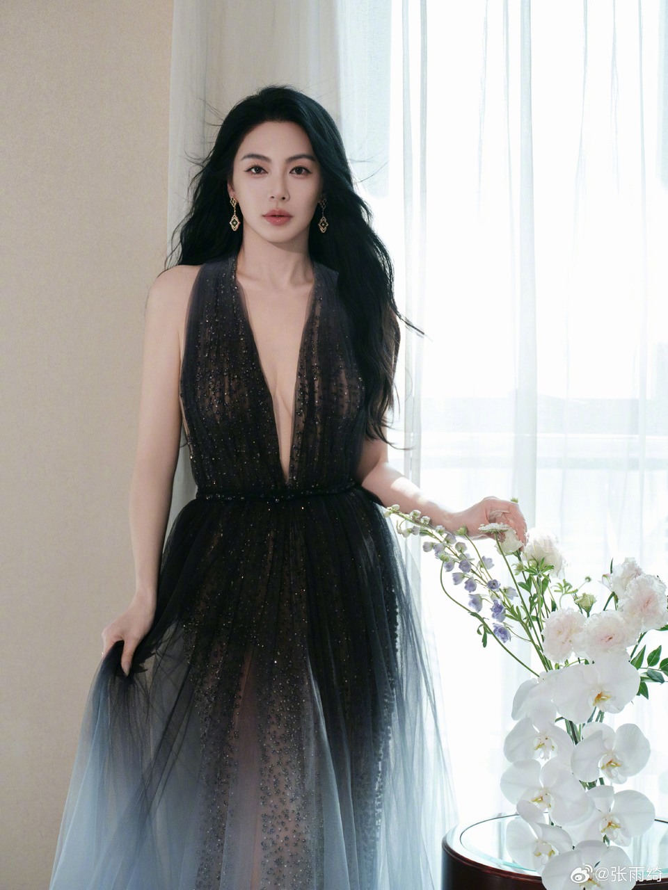 张雨绮愿光影与匠心温婉灵动 共绽多元精彩
