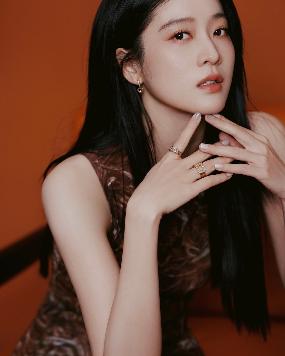 张雪迎神秘与优雅交织是冷冽也是前卫气质诠释  第6张
