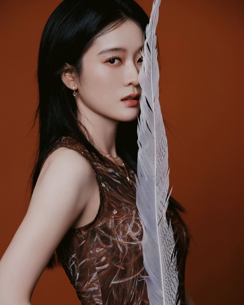 张雪迎神秘与优雅交织是冷冽也是前卫气质诠释  第7张