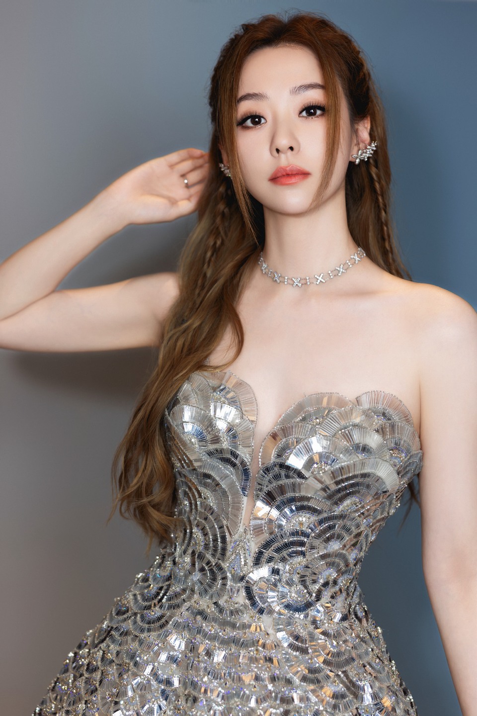 张靓颖红唇微扬眉目如画 在夏夜绽放的星辰更耀眼  第7张