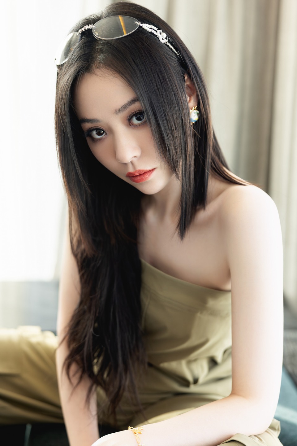 张靓颖眸光相触飒然如锋 捕捉今日份冷面酷飒版  第7张