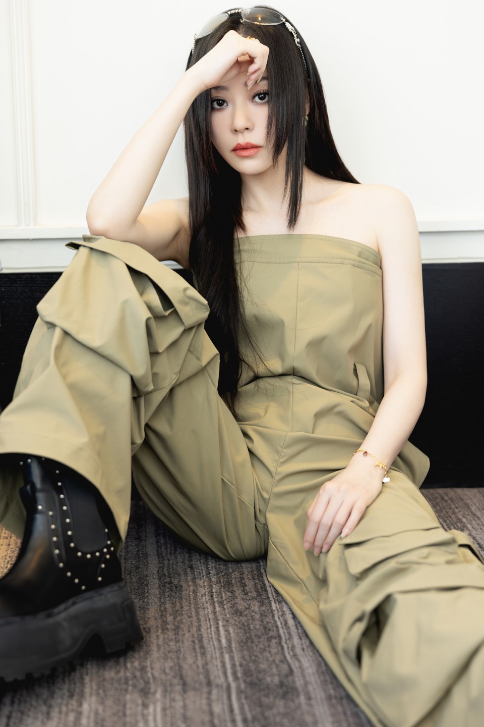 张靓颖眸光相触飒然如锋 捕捉今日份冷面酷飒版  第9张